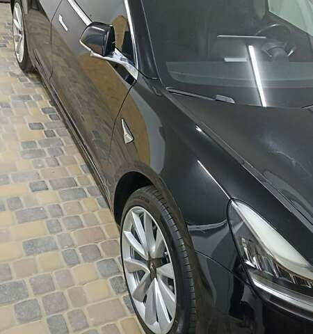 Тесла Модель 3 2018 у Умани на Automoto.ua Чорний Тесла Модель 3, об'ємом двигуна 0 л та пробігом 201 тис. км за 19000 $, фото 53 на Automoto.ua