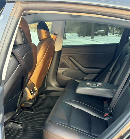 Чорний Тесла Модель 3, об'ємом двигуна 0 л та пробігом 80 тис. км за 19500 $, фото 23 на Automoto.ua