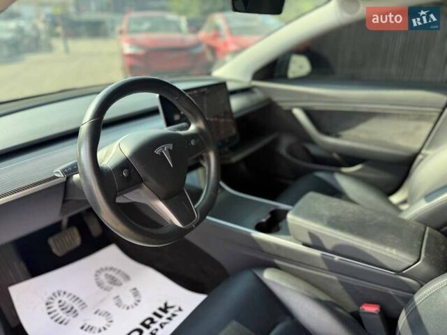 Черный Тесла Модель 3, объемом двигателя 0 л и пробегом 220 тыс. км за 13300 $, фото 3 на Automoto.ua