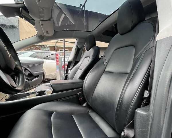 Чорний Тесла Модель 3, об'ємом двигуна 0 л та пробігом 58 тис. км за 15900 $, фото 22 на Automoto.ua