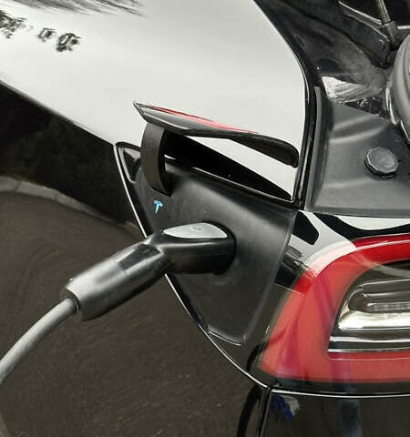 Чорний Тесла Модель 3, об'ємом двигуна 0 л та пробігом 187 тис. км за 17000 $, фото 25 на Automoto.ua