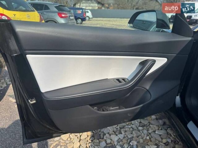 Чорний Тесла Модель 3, об'ємом двигуна 0 л та пробігом 160 тис. км за 17900 $, фото 19 на Automoto.ua