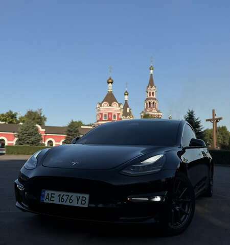 Черный Тесла Модель 3, объемом двигателя 0 л и пробегом 156 тыс. км за 16500 $, фото 3 на Automoto.ua