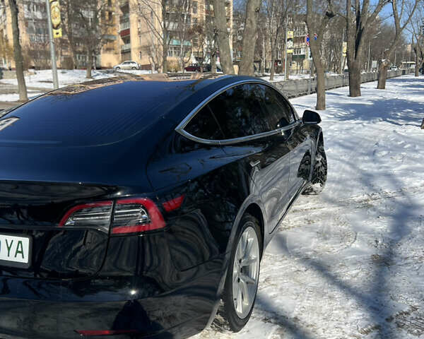Черный Тесла Модель 3, объемом двигателя 0 л и пробегом 93 тыс. км за 16300 $, фото 3 на Automoto.ua