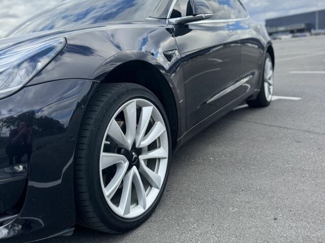 Тесла Модель 3 2018 в Днепре (Днепропетровске) на Automoto.ua Черный Тесла Модель 3, объемом двигателя 0 л и пробегом 135 тыс. км за 18200 $, фото 9 на Automoto.ua