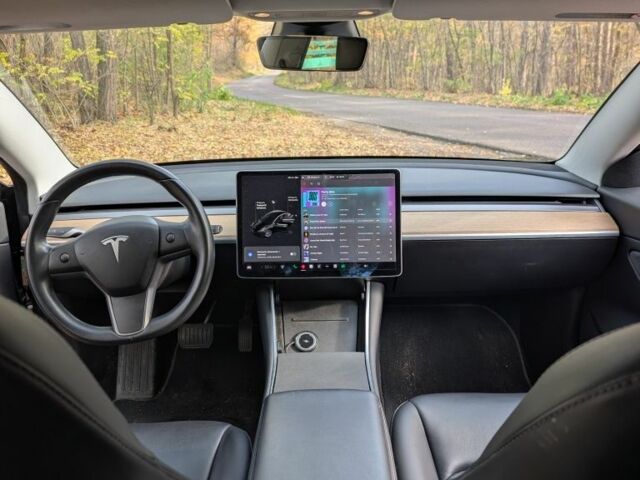 Черный Тесла Модель 3, объемом двигателя 0 л и пробегом 130 тыс. км за 17500 $, фото 10 на Automoto.ua