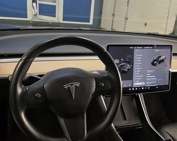 Чорний Тесла Модель 3, об'ємом двигуна 0 л та пробігом 140 тис. км за 14800 $, фото 13 на Automoto.ua