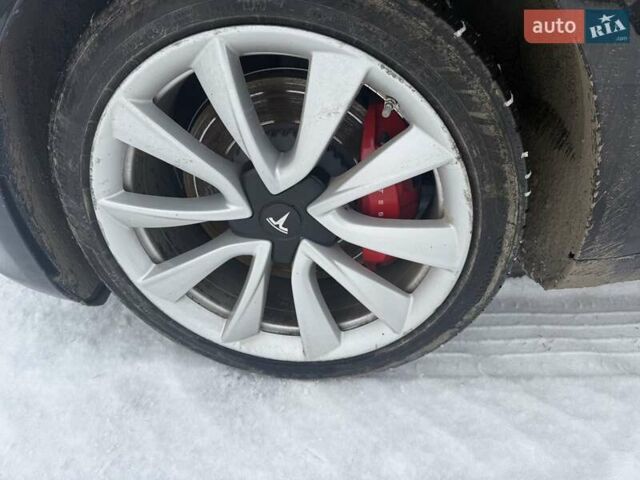 Чорний Тесла Модель 3, об'ємом двигуна 0 л та пробігом 120 тис. км за 18000 $, фото 12 на Automoto.ua