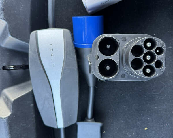 Черный Тесла Модель 3, объемом двигателя 0 л и пробегом 99 тыс. км за 17000 $, фото 8 на Automoto.ua