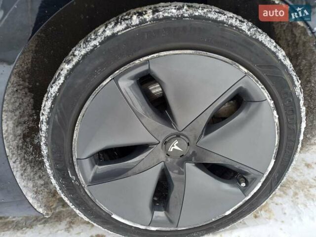 Черный Тесла Модель 3, объемом двигателя 0 л и пробегом 370 тыс. км за 13500 $, фото 16 на Automoto.ua