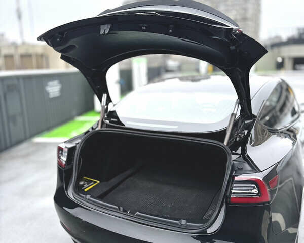 Черный Тесла Модель 3, объемом двигателя 0 л и пробегом 174 тыс. км за 14950 $, фото 25 на Automoto.ua