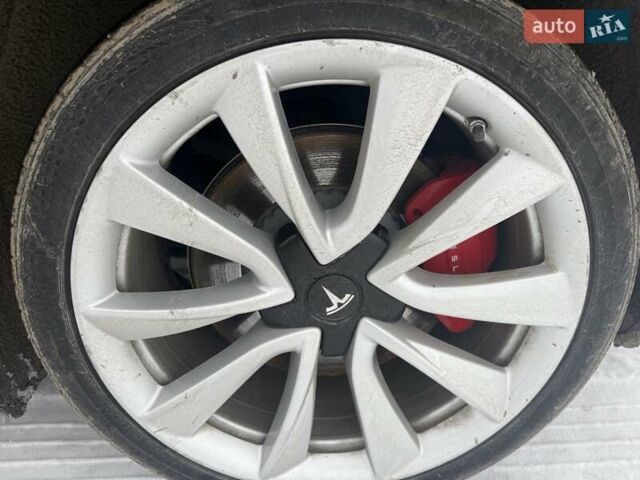 Чорний Тесла Модель 3, об'ємом двигуна 0 л та пробігом 120 тис. км за 18000 $, фото 13 на Automoto.ua