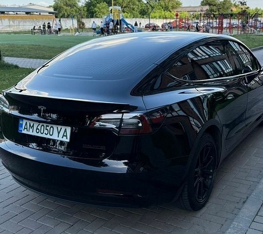 Чорний Тесла Модель 3, об'ємом двигуна 0 л та пробігом 87 тис. км за 18000 $, фото 5 на Automoto.ua