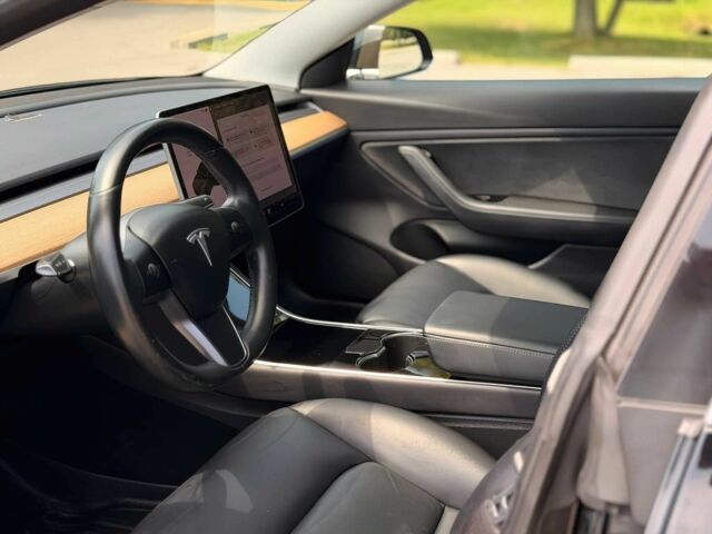 Чорний Тесла Модель 3, об'ємом двигуна 0 л та пробігом 58 тис. км за 7496 $, фото 8 на Automoto.ua
