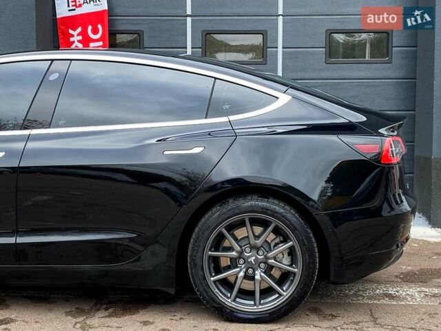 Чорний Тесла Модель 3, об'ємом двигуна 0 л та пробігом 115 тис. км за 18500 $, фото 6 на Automoto.ua