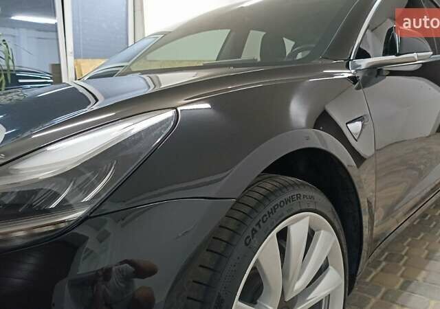 Тесла Модель 3 2018 у Умани на Automoto.ua Чорний Тесла Модель 3, об'ємом двигуна 0 л та пробігом 201 тис. км за 19000 $, фото 59 на Automoto.ua