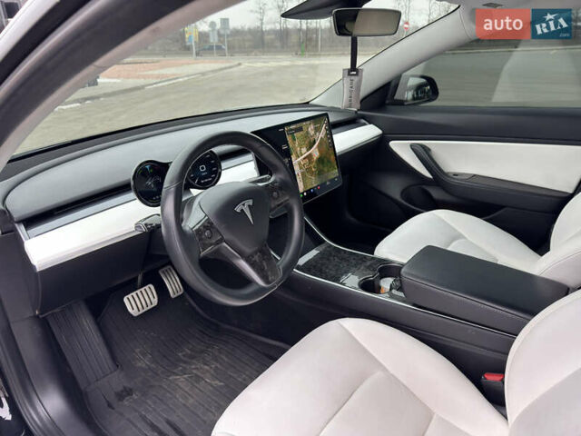 Чорний Тесла Модель 3, об'ємом двигуна 0 л та пробігом 93 тис. км за 19500 $, фото 8 на Automoto.ua