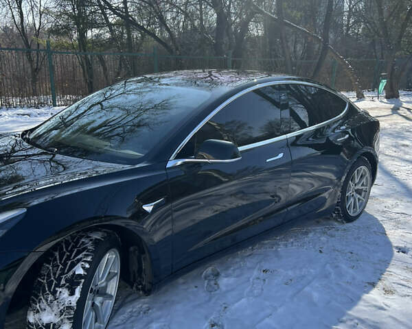 Черный Тесла Модель 3, объемом двигателя 0 л и пробегом 93 тыс. км за 16300 $, фото 1 на Automoto.ua