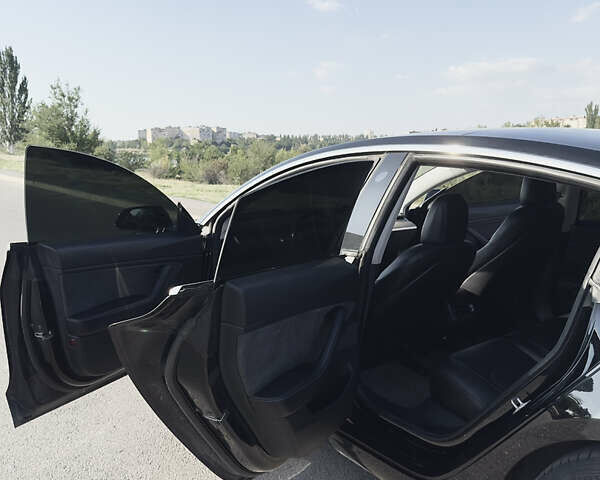 Чорний Тесла Модель 3, об'ємом двигуна 0 л та пробігом 162 тис. км за 17100 $, фото 12 на Automoto.ua