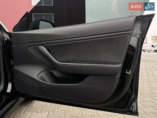 Черный Тесла Модель 3, объемом двигателя 0 л и пробегом 114 тыс. км за 16750 $, фото 36 на Automoto.ua