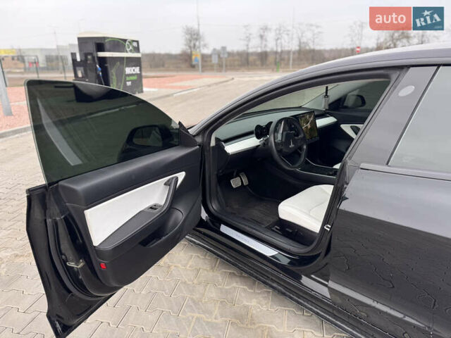 Чорний Тесла Модель 3, об'ємом двигуна 0 л та пробігом 93 тис. км за 19500 $, фото 7 на Automoto.ua