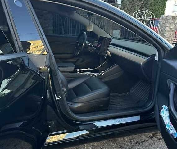 Чорний Тесла Модель 3, об'ємом двигуна 0 л та пробігом 130 тис. км за 13300 $, фото 6 на Automoto.ua
