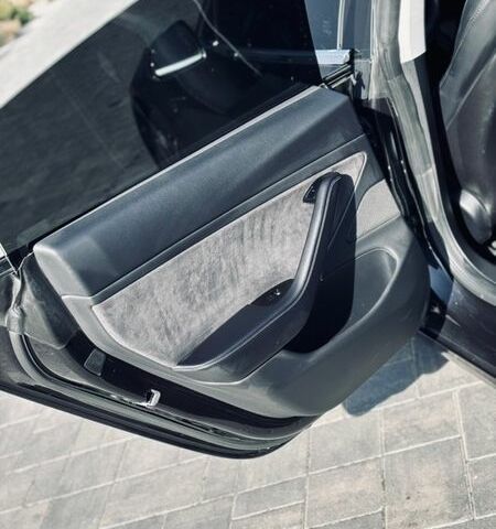 Черный Тесла Модель 3, объемом двигателя 0 л и пробегом 119 тыс. км за 16900 $, фото 31 на Automoto.ua