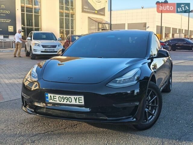 Черный Тесла Модель 3, объемом двигателя 0 л и пробегом 98 тыс. км за 16900 $, фото 11 на Automoto.ua