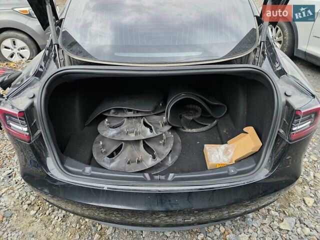 Чорний Тесла Модель 3, об'ємом двигуна 0 л та пробігом 130 тис. км за 12700 $, фото 30 на Automoto.ua