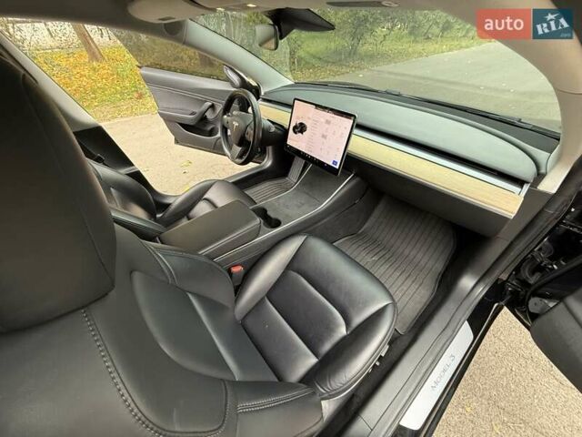 Черный Тесла Модель 3, объемом двигателя 0 л и пробегом 102 тыс. км за 18900 $, фото 64 на Automoto.ua