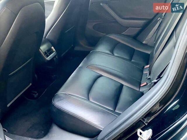Черный Тесла Модель 3, объемом двигателя 0 л и пробегом 51 тыс. км за 28500 $, фото 8 на Automoto.ua