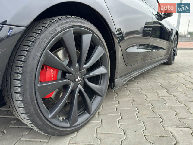 Чорний Тесла Модель 3, об'ємом двигуна 0 л та пробігом 93 тис. км за 19500 $, фото 18 на Automoto.ua