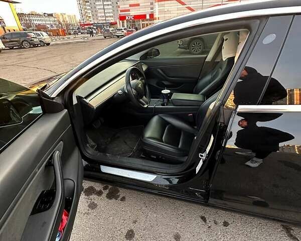 Чорний Тесла Модель 3, об'ємом двигуна 0 л та пробігом 123 тис. км за 16499 $, фото 7 на Automoto.ua
