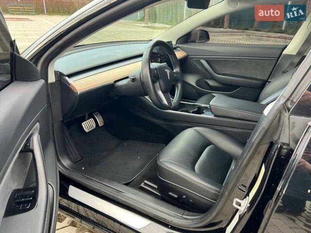 Чорний Тесла Модель 3, об'ємом двигуна 0 л та пробігом 46 тис. км за 18000 $, фото 15 на Automoto.ua