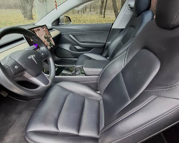 Чорний Тесла Модель 3, об'ємом двигуна 0 л та пробігом 108 тис. км за 16900 $, фото 9 на Automoto.ua