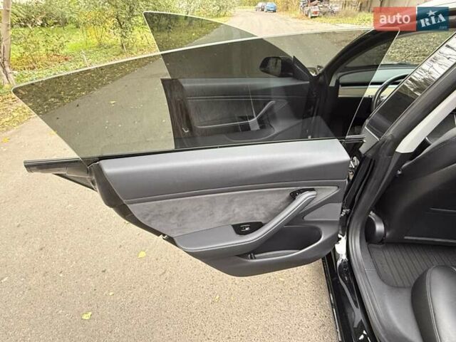 Черный Тесла Модель 3, объемом двигателя 0 л и пробегом 102 тыс. км за 18900 $, фото 53 на Automoto.ua