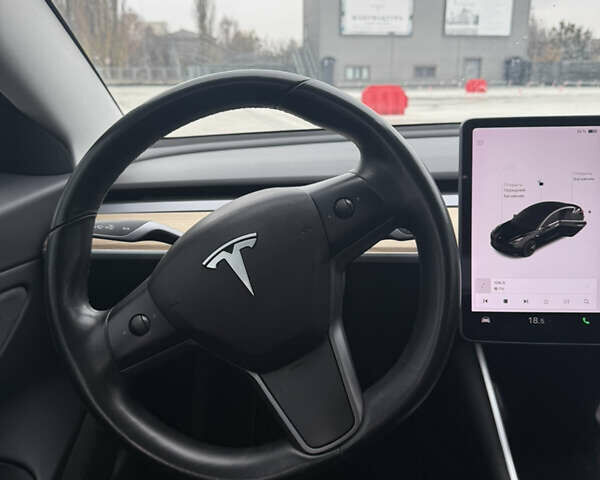 Черный Тесла Модель 3, объемом двигателя 0 л и пробегом 130 тыс. км за 15100 $, фото 29 на Automoto.ua