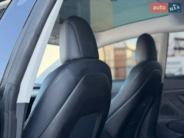 Чорний Тесла Модель 3, об'ємом двигуна 0 л та пробігом 119 тис. км за 17300 $, фото 6 на Automoto.ua