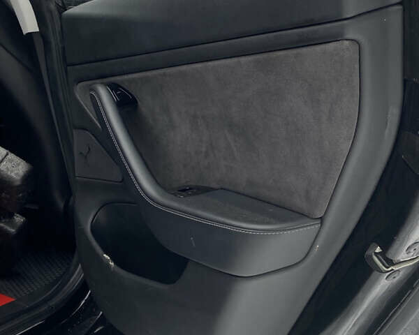 Черный Тесла Модель 3, объемом двигателя 0 л и пробегом 110 тыс. км за 15000 $, фото 7 на Automoto.ua