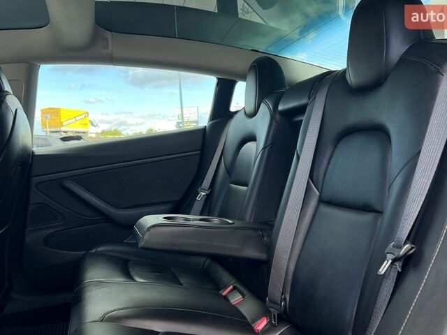 Черный Тесла Модель 3, объемом двигателя 0 л и пробегом 135 тыс. км за 15200 $, фото 23 на Automoto.ua