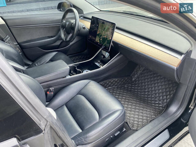 Черный Тесла Модель 3, объемом двигателя 0 л и пробегом 250 тыс. км за 16500 $, фото 13 на Automoto.ua