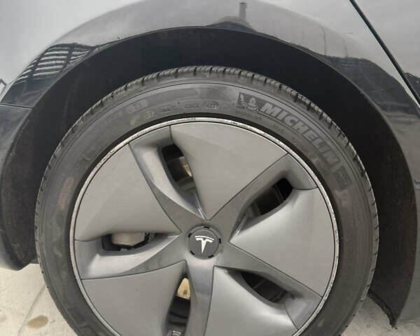 Черный Тесла Модель 3, объемом двигателя 0 л и пробегом 130 тыс. км за 15100 $, фото 43 на Automoto.ua