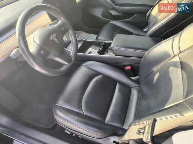 Чорний Тесла Модель 3, об'ємом двигуна 0 л та пробігом 70 тис. км за 17600 $, фото 22 на Automoto.ua