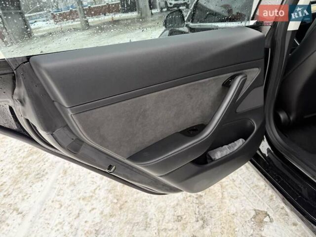 Чорний Тесла Модель 3, об'ємом двигуна 0 л та пробігом 211 тис. км за 14500 $, фото 10 на Automoto.ua