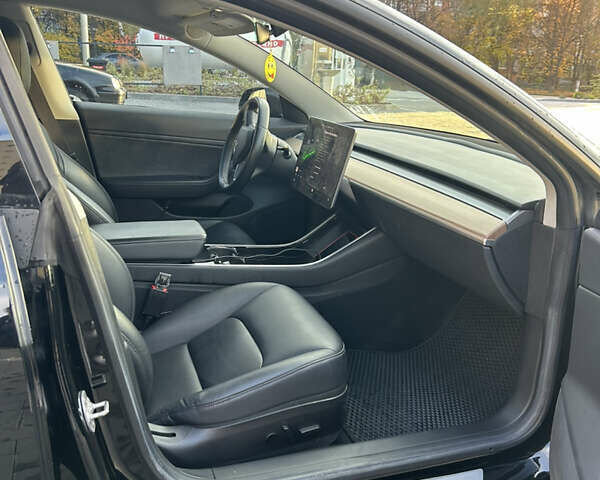 Черный Тесла Модель 3, объемом двигателя 0 л и пробегом 77 тыс. км за 15800 $, фото 6 на Automoto.ua