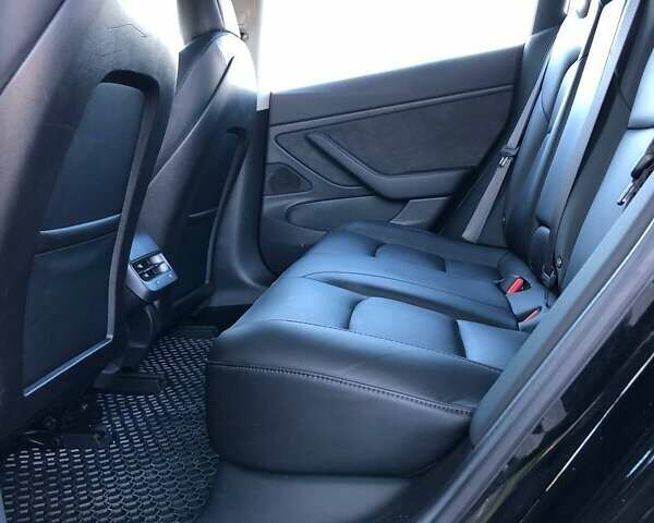 Черный Тесла Модель 3, объемом двигателя 0 л и пробегом 150 тыс. км за 21900 $, фото 5 на Automoto.ua