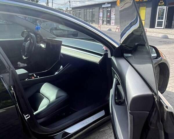 Черный Тесла Модель 3, объемом двигателя 0 л и пробегом 115 тыс. км за 17100 $, фото 20 на Automoto.ua