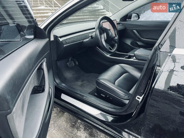 Черный Тесла Модель 3, объемом двигателя 0 л и пробегом 156 тыс. км за 14800 $, фото 15 на Automoto.ua