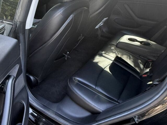 Черный Тесла Модель 3, объемом двигателя 0 л и пробегом 120 тыс. км за 18000 $, фото 6 на Automoto.ua