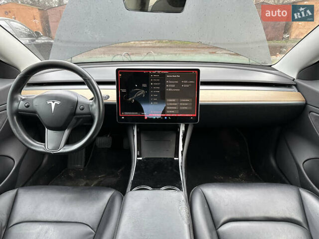 Чорний Тесла Модель 3, об'ємом двигуна 0 л та пробігом 160 тис. км за 9900 $, фото 6 на Automoto.ua